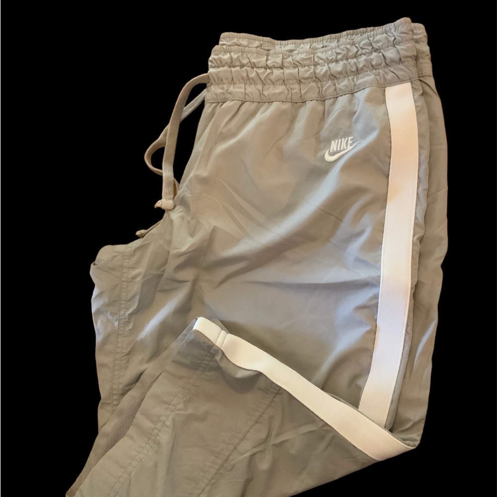 Nike women Large (12-14) dry fit capri